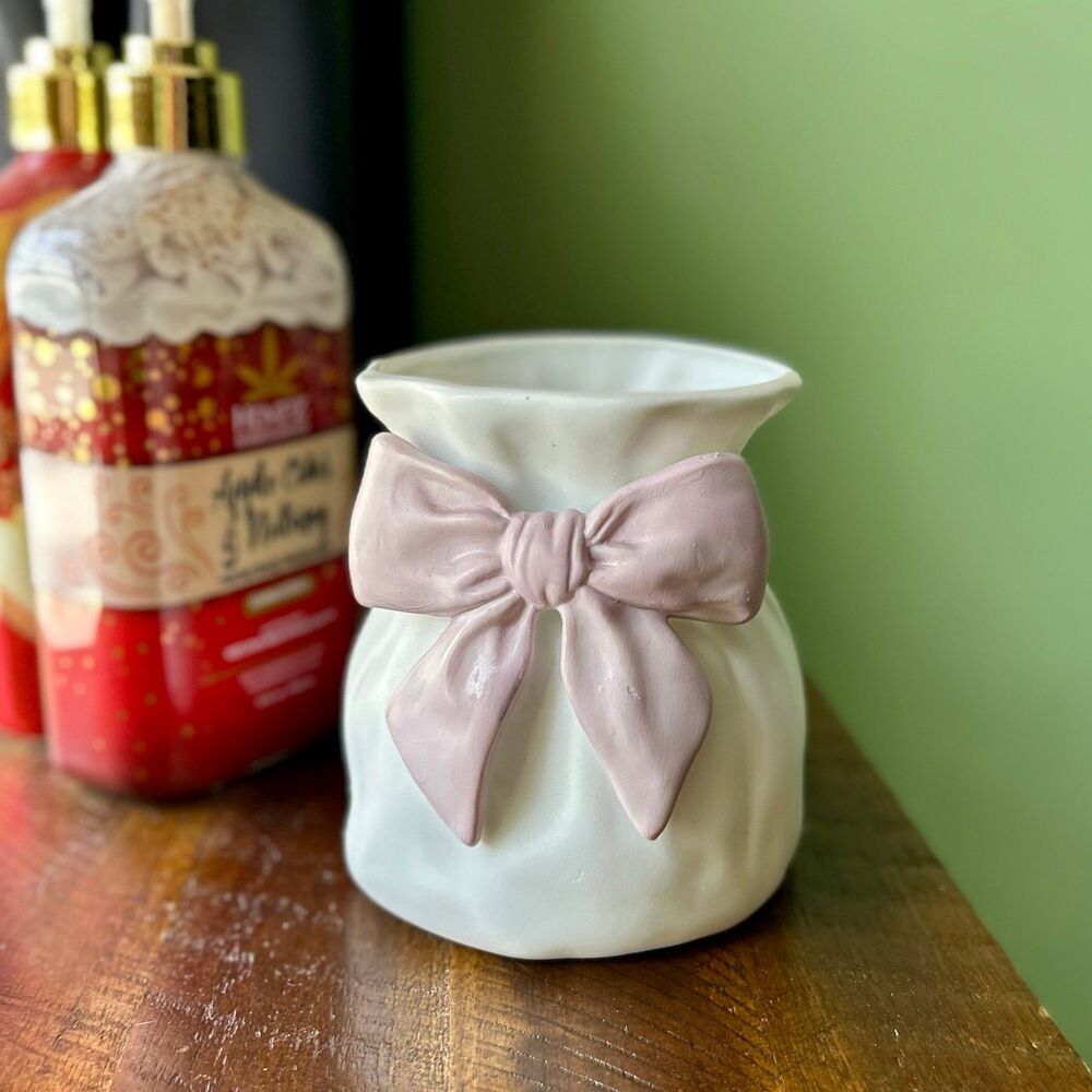VTG Dainty + Elegant Pink Bow Front Ceramic Rustic Vase Accent By Teleflora